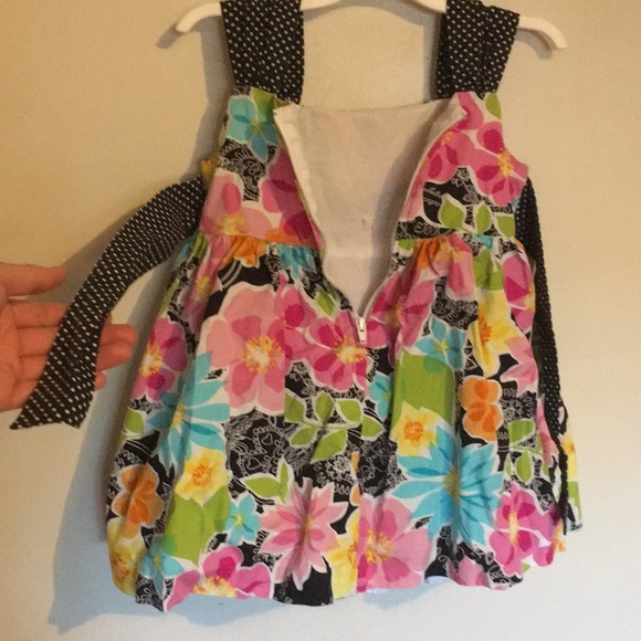 Beautiful Dress - Picture 2 of 3